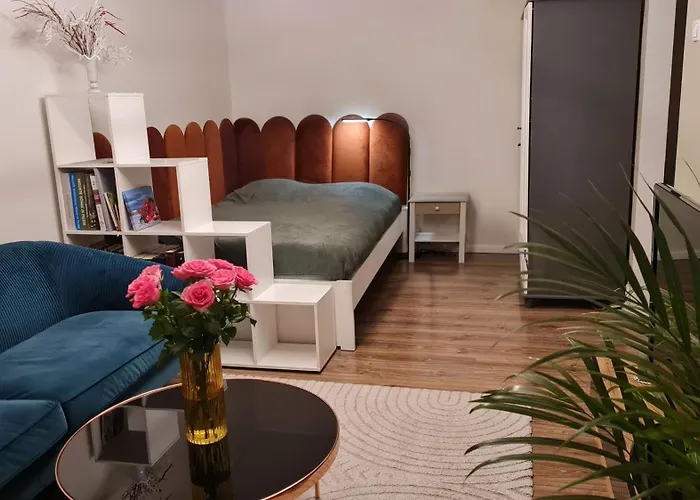 Stylish With Panoramic Views Apartament